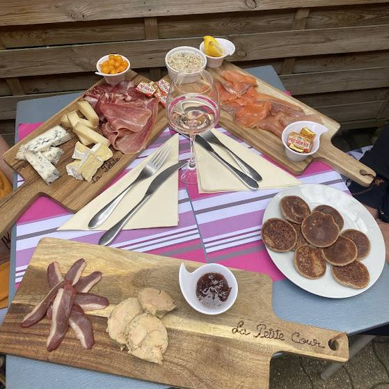 Le restaurant - La Petite Cour - Crêperie Meulan-en-Yvelines - Restaurant Yvelines